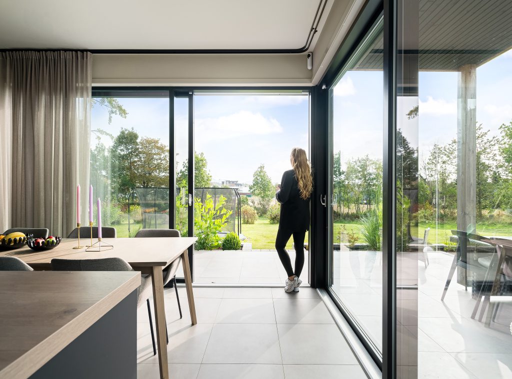 Skyvedør fra Gilje i moderne stue